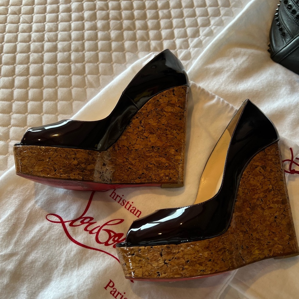 Louboutin wedges gently worn 40.5 includes shoe bag